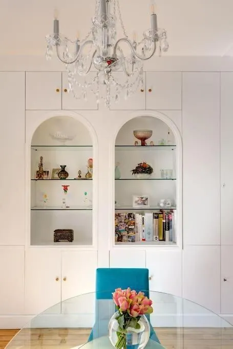 Elegant 4-Room Apartment Near Arc De Triomphe And Palais Des Congres Paris France