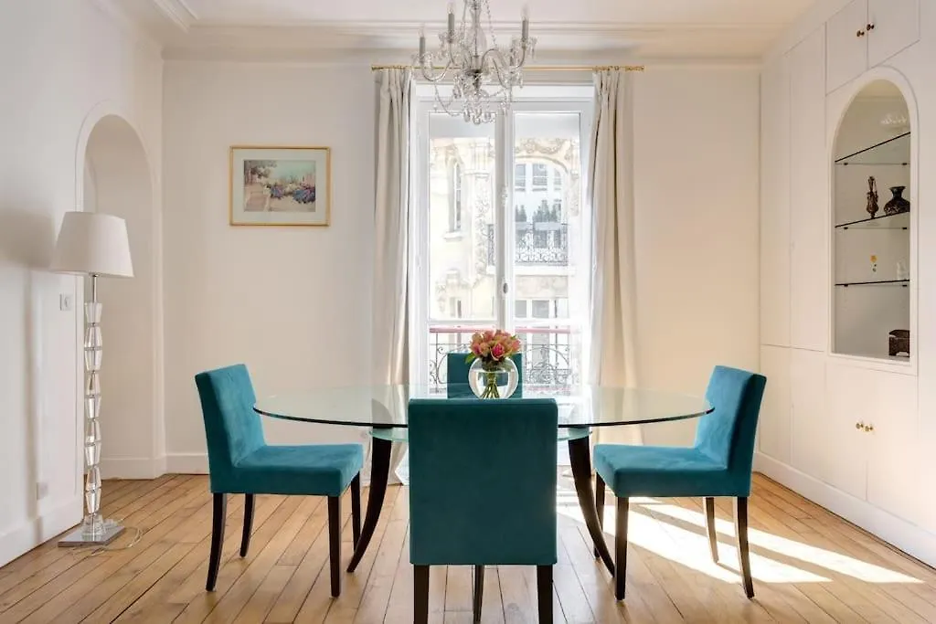 Elegant 4-Room Apartment Near Arc De Triomphe And Palais Des Congres Paris 0*,  France