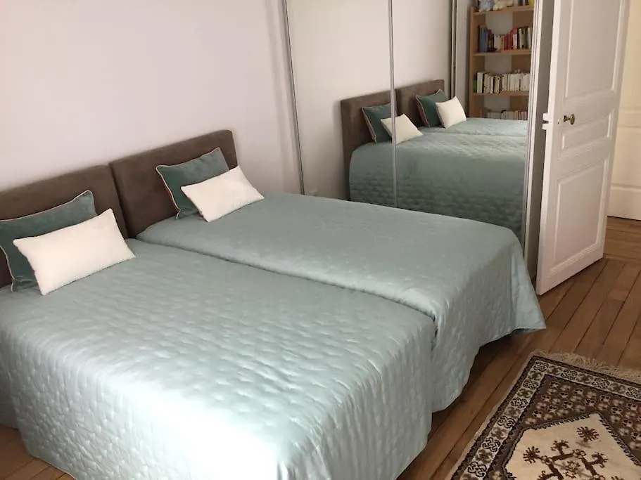 Elegant 4-Room Apartment Near Arc De Triomphe And Palais Des Congres Paris 0*,  France